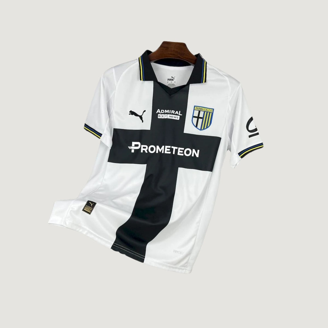 Parma Calcio – Maillot Domicile 2025/26 – Blanc, Croix Noire