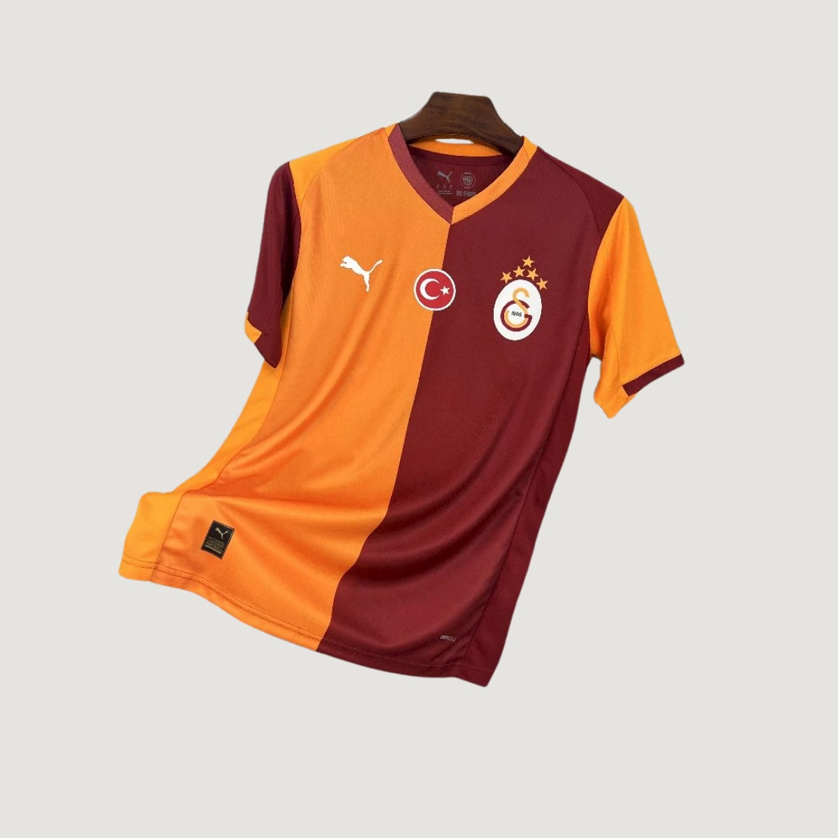Galatasaray – Maillot Domicile 2025/26 – Rouge, Jaune