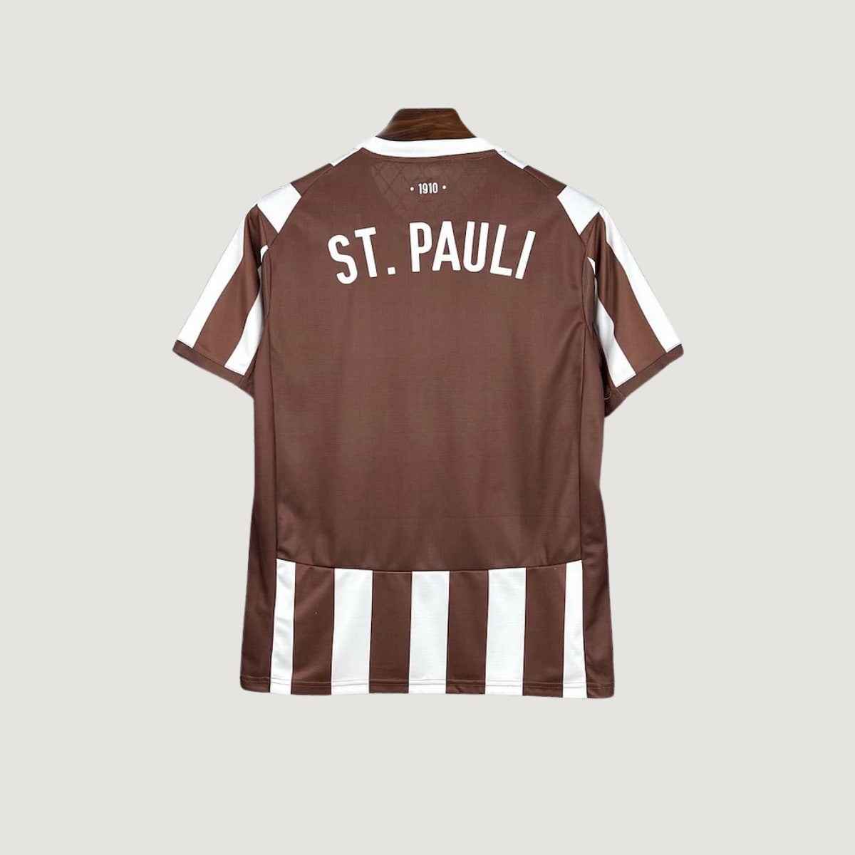 FC St. Pauli – Maillot Domicile 2025/26 – Marron, Blanc