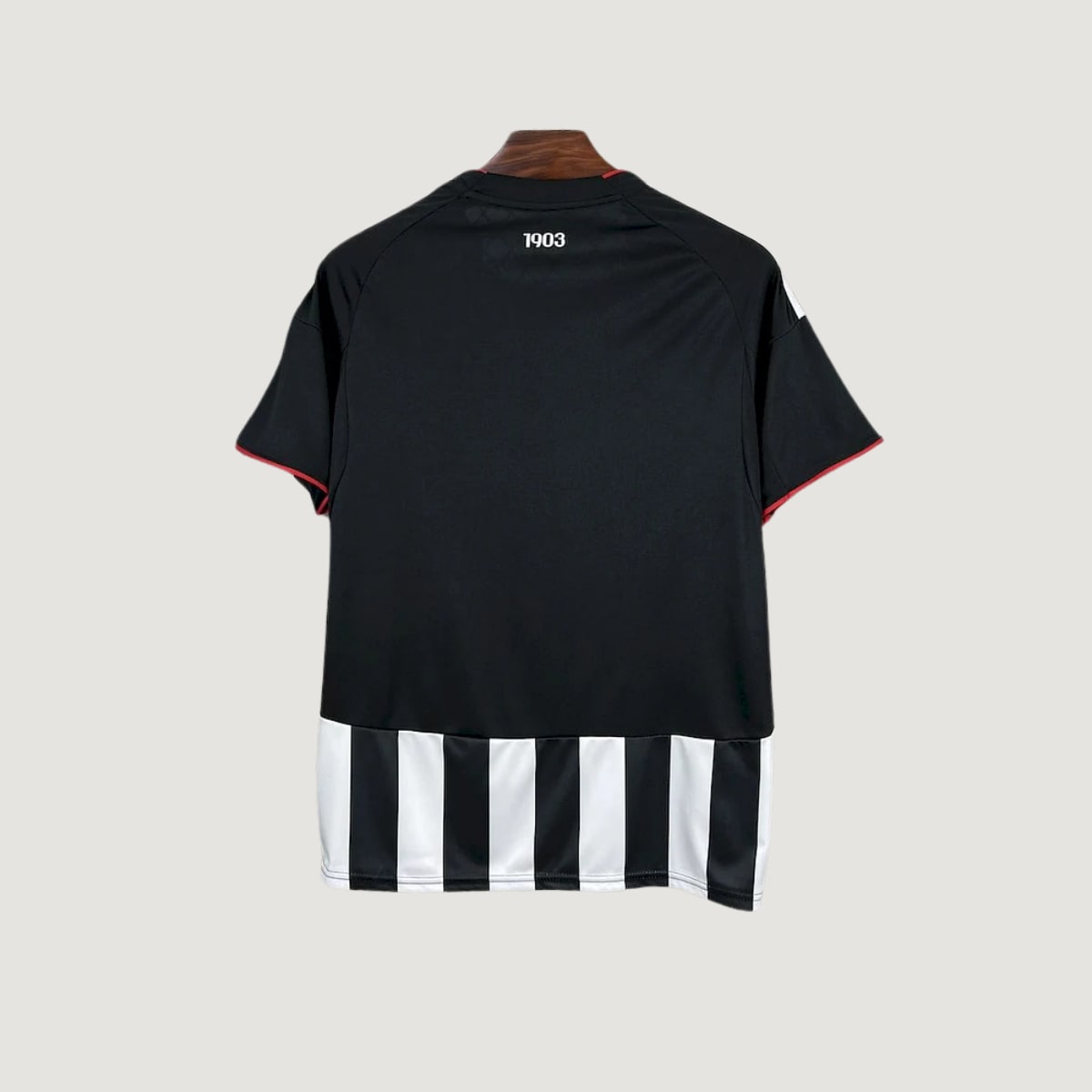 Beşiktaş – Maillot Domicile 2025/26 – Noir, Blanc